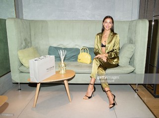 Irina Shayk feet photo thumbnail