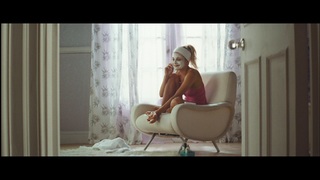 Sienna Miller feet photo thumbnail