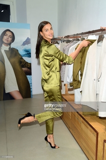 Irina Shayk feet photo thumbnail