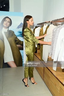 Irina Shayk feet photo thumbnail