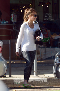 Kate Beckinsale feet photo thumbnail