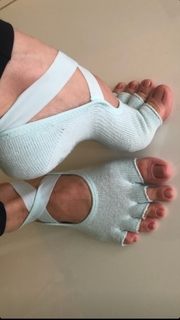 Franciely Freduzeski feet photo thumbnail