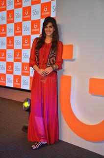 Kriti Sanon feet photo thumbnail