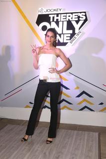 Kriti Sanon feet photo thumbnail