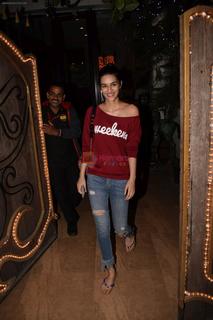 Kriti Sanon feet photo thumbnail