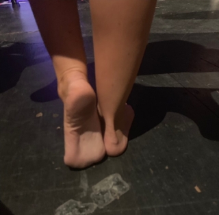Kyle Unfug feet photo thumbnail