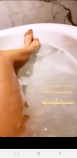 Ileana D'Cruz feet photo thumbnail