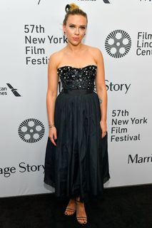Scarlett Johansson feet photo thumbnail
