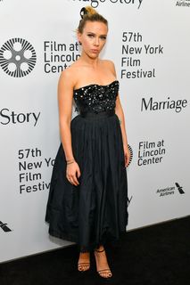 Scarlett Johansson feet photo thumbnail