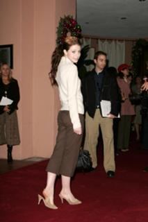 Michelle Trachtenberg feet photo thumbnail