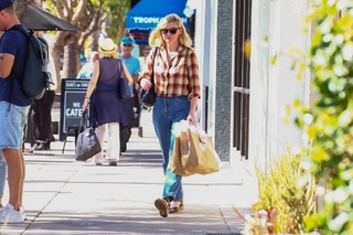 Kirsten Dunst feet photo thumbnail