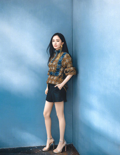 Mi Yang feet photo thumbnail