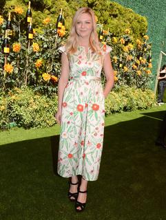 Kirsten Dunst feet photo thumbnail