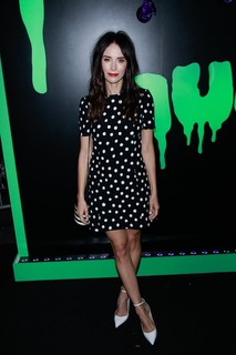 Abigail Spencer feet photo thumbnail
