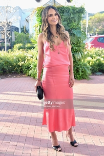 Jordana Brewster feet photo thumbnail