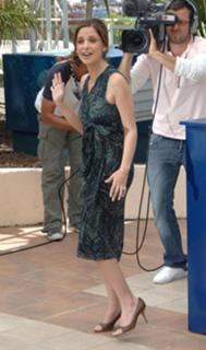 Sarah Michelle Gellar feet photo thumbnail