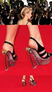 Kylie Minogue feet photo thumbnail