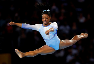 Simone Biles feet photo thumbnail