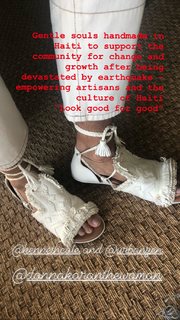 Elle Macpherson feet photo thumbnail
