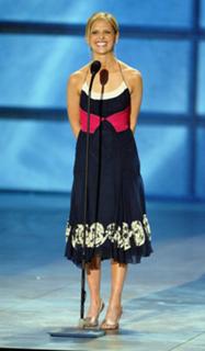 Sarah Michelle Gellar feet photo thumbnail