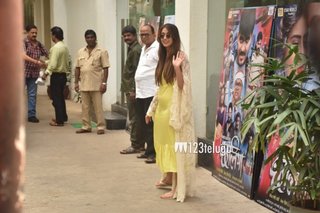 Ileana D'Cruz feet photo thumbnail