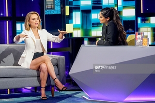 Natalie Portman feet photo thumbnail