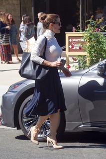 Jennifer Garner feet photo thumbnail