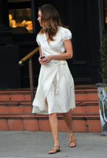 Hilary Swank feet photo thumbnail