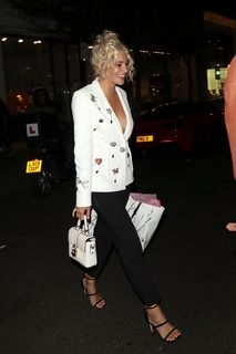Pixie Lott feet photo thumbnail