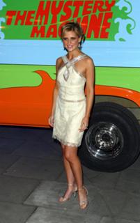 Sarah Michelle Gellar feet photo thumbnail