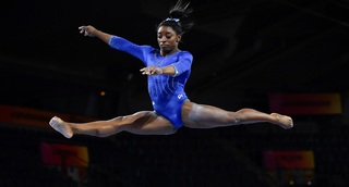 Simone Biles feet photo thumbnail