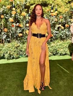 Dania Ramirez feet photo thumbnail
