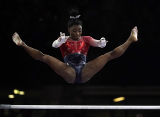 Simone Biles feet photo thumbnail