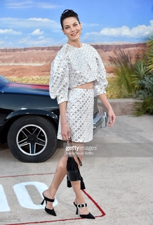 Michelle Monaghan feet photo thumbnail