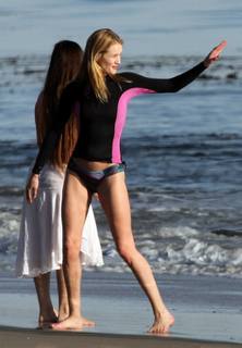 Rosie Huntington-Whiteley feet photo thumbnail
