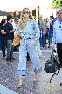 Heidi Klum feet photo thumbnail