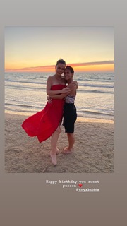Lena Meyer-Landrut feet photo thumbnail
