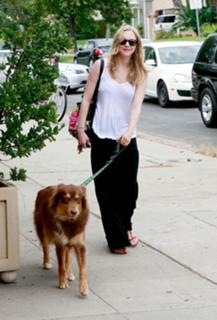 Amanda Seyfried feet photo thumbnail