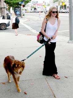 Amanda Seyfried feet photo thumbnail