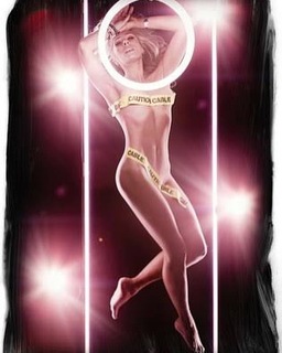 Adriane Galisteu feet photo thumbnail