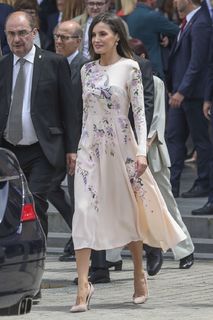 Queen Letizia of Spain feet photo thumbnail