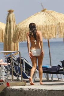 Kelly Brook feet photo thumbnail