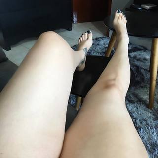 Jaqueline Mello feet photo thumbnail