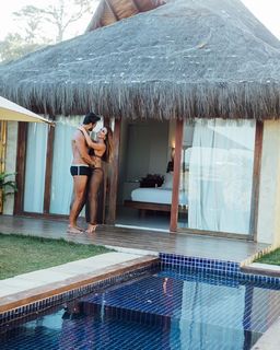 Nicole Bahls feet photo thumbnail