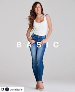 Sabrina Sato feet photo thumbnail