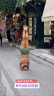 Kino MacGregor feet photo thumbnail
