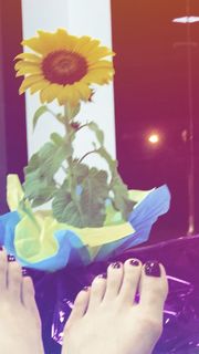 Alaine Crissiê feet photo thumbnail