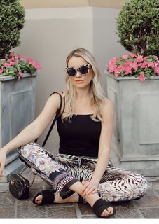 Katrina Bowden feet photo thumbnail