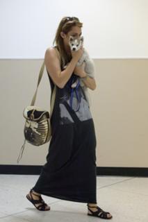 Miley Cyrus feet photo thumbnail