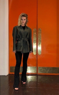 Alice Eve feet photo thumbnail